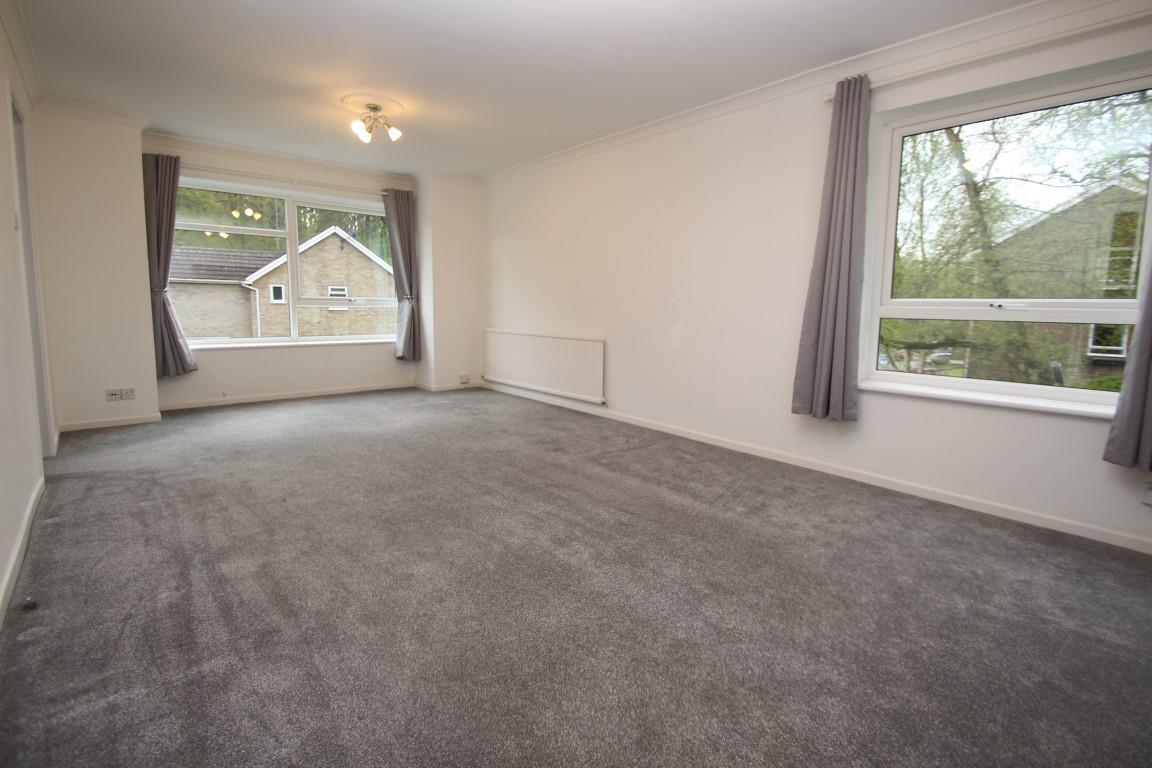2 bed property in Starlings Drive, Reading